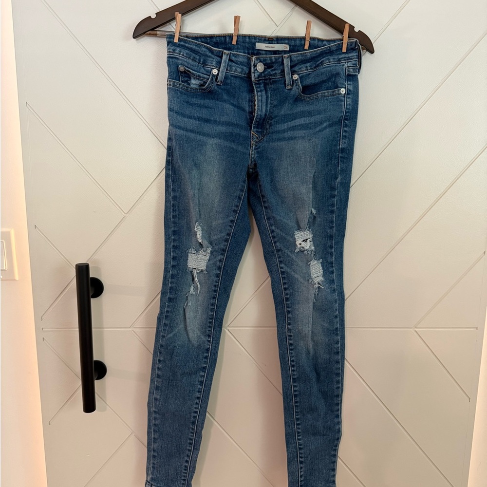 Levi's Skinny 711 Jeans with Stretch